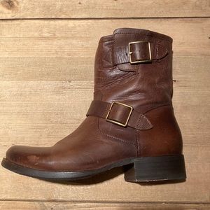 Frye Vicky boots, Style 2564, size 9